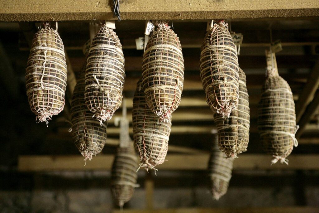 Fums, profums, salums sutrio salumi