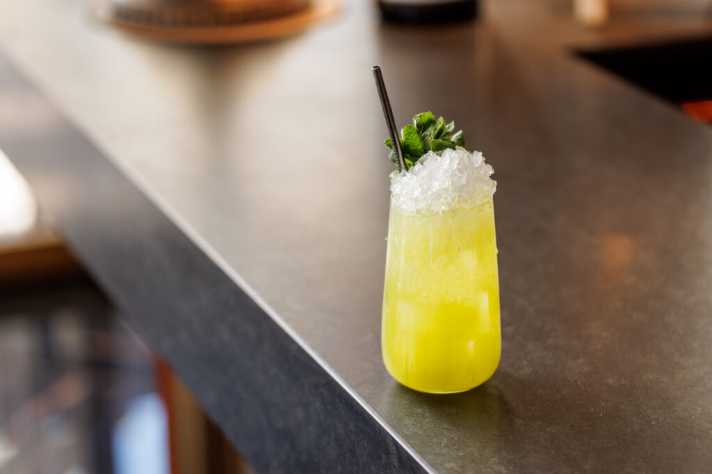 cocktail follis