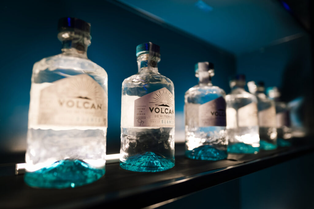 cocktail con tequila volcán de mi tierra