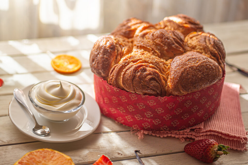 torta di rose con crema agli agrumi