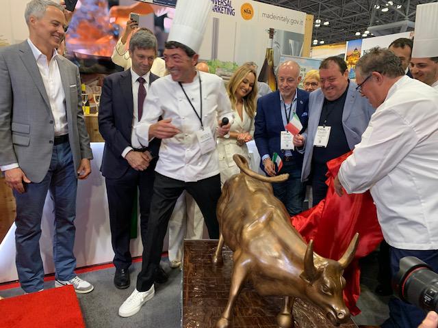 toro di wall street arturo di modica