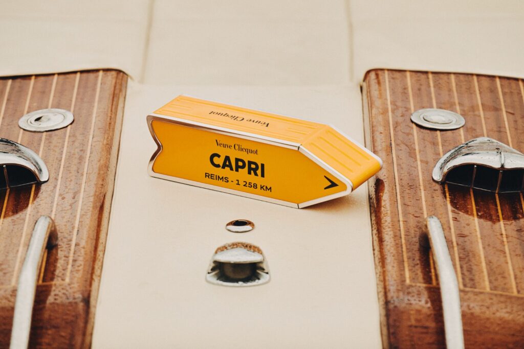 CLICQUOT ARROW