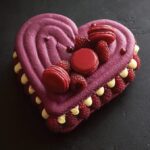 Torta cuore con lamponi e crema al papavero