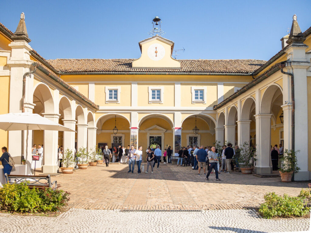 Oltrepò – Terra di Pinot Nero, un territorio, un vitigno, due eccellenze
