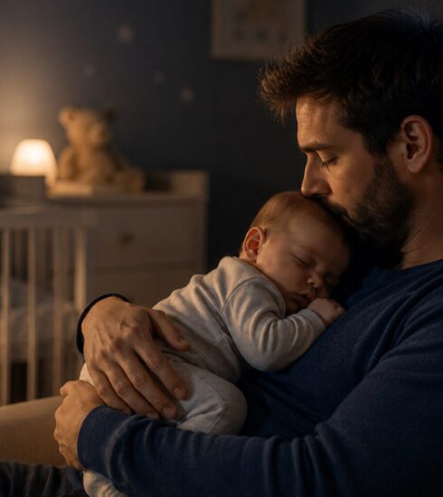 bambino nanna neonato papà dormire